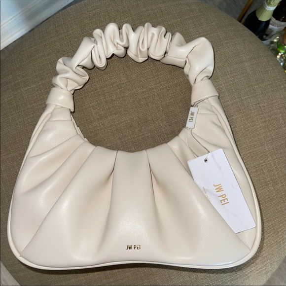 🎉🎉🎉SOLD 🎉🎉🎉 JW Pei Gabby Bag Cream - Picture 7 of 8